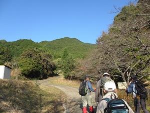 髭山遠景01.jpg